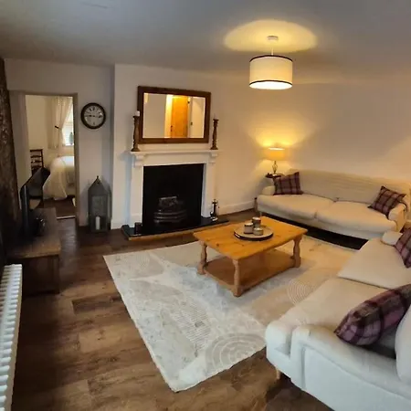 Cosy Nr Whalley *